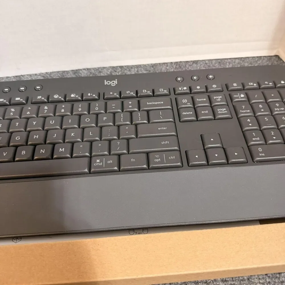 Logitech Signature K650 Wireless Bluetooth Keyboard USB Receiver Gray PC Mac